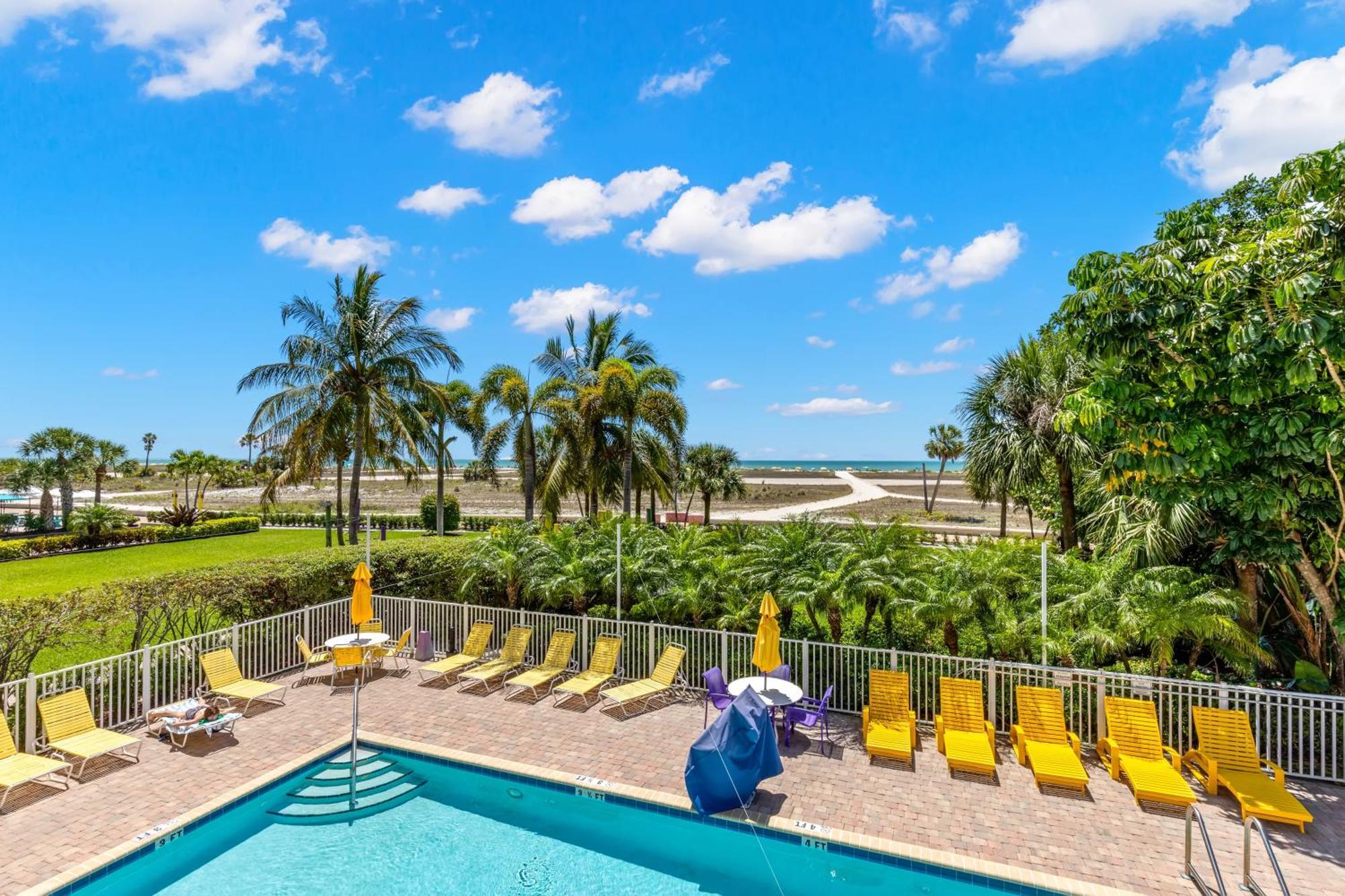South Beach Oceanfront Resort St. Pete Beach Pokoj fotografie