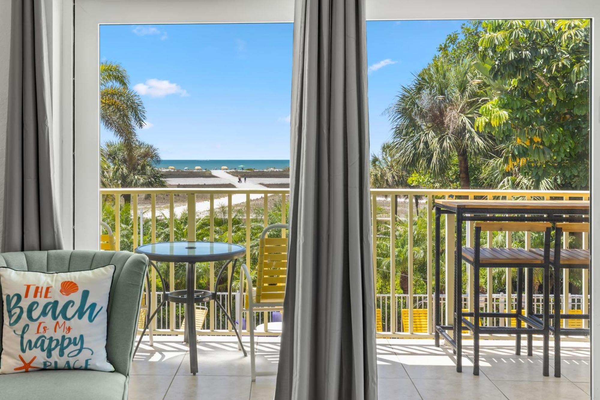 South Beach Oceanfront Resort St. Pete Beach Pokoj fotografie